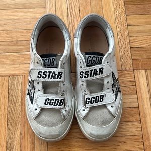Superstar Golden Goose Sneaker with velcro straps